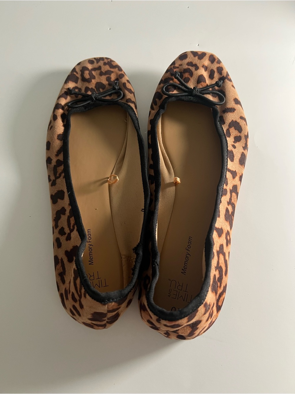 Time and Tru Leopard Print Flats with Black Trim and Bow Accent Size 10 - Picture 8 of 12
